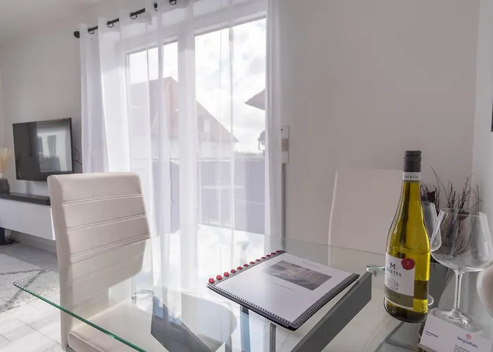 Arbeitsplatz, Balkon, Tiefgarage Naehe Neue Messe * Leipzig