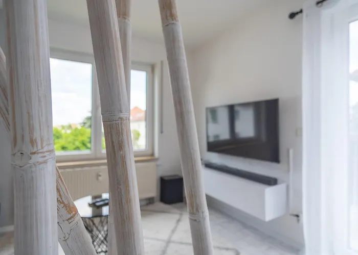 Arbeitsplatz, Balkon, Tiefgarage Naehe Neue Messe