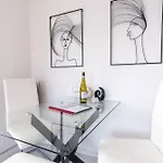 Apartment Arbeitsplatz, Balkon, Tiefgarage Naehe Neue Messe Leipzig
