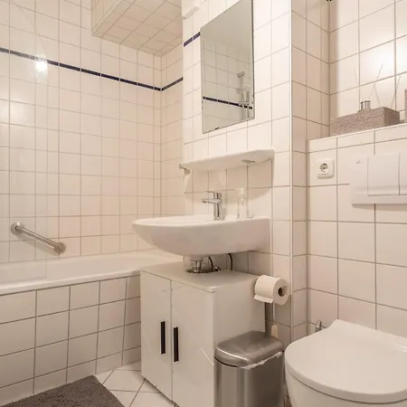 Arbeitsplatz, Balkon, Tiefgarage Naehe Neue Messe Leipzig