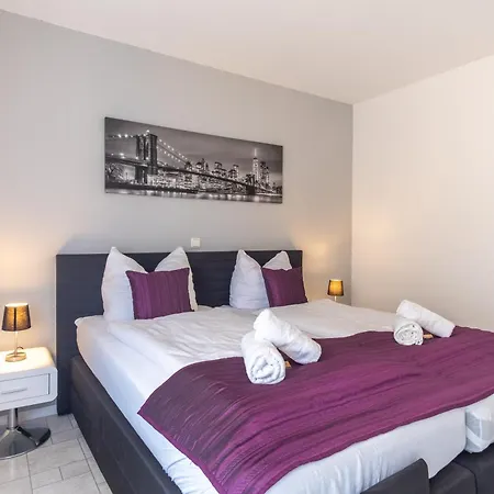 Arbeitsplatz, Balkon, Tiefgarage Naehe Neue Messe Apartment Leipzig