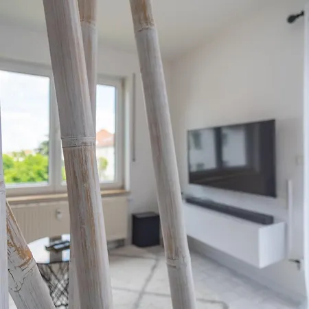 Arbeitsplatz, Balkon, Tiefgarage Naehe Neue Messe