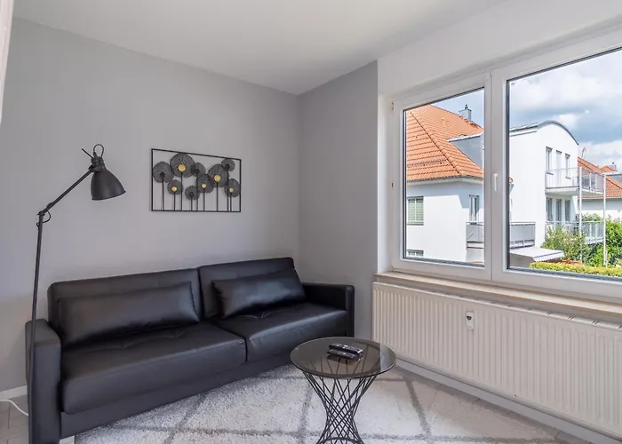 Apartamento Arbeitsplatz, Balkon, Tiefgarage Naehe Neue Messe *